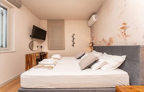 6 chambres, fer et planche à repasser, Wi-Fi gratuit, draps fournis