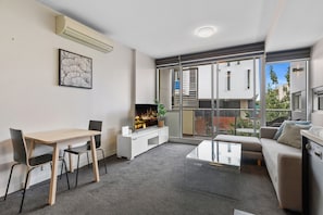 Smart TV - Fitzroy North 1-Bed with Balcony by Edinburgh Park (Fitzroy North)
