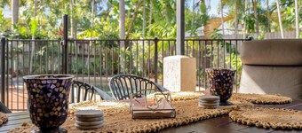 Familiehus med 3 soveværelser, pool og grill ved stranden