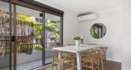 Stylish 3-Bed Newport Stay with Balcony