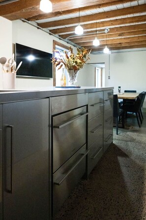 Interior - Rosewood Terrace (Bathurst)
