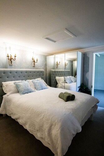 Rosewood Terrace