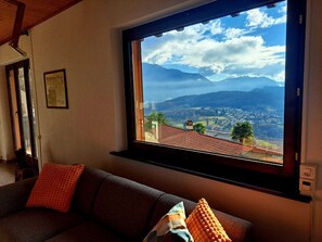 32-inch flat-screen TV with satellite channels - Casa RuKi (Capriasca)