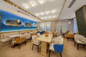 Restaurant - ECHARM PLUS Hotel (Guangzhou Dart International Center Changgang Metro Station) (Guangzhou)