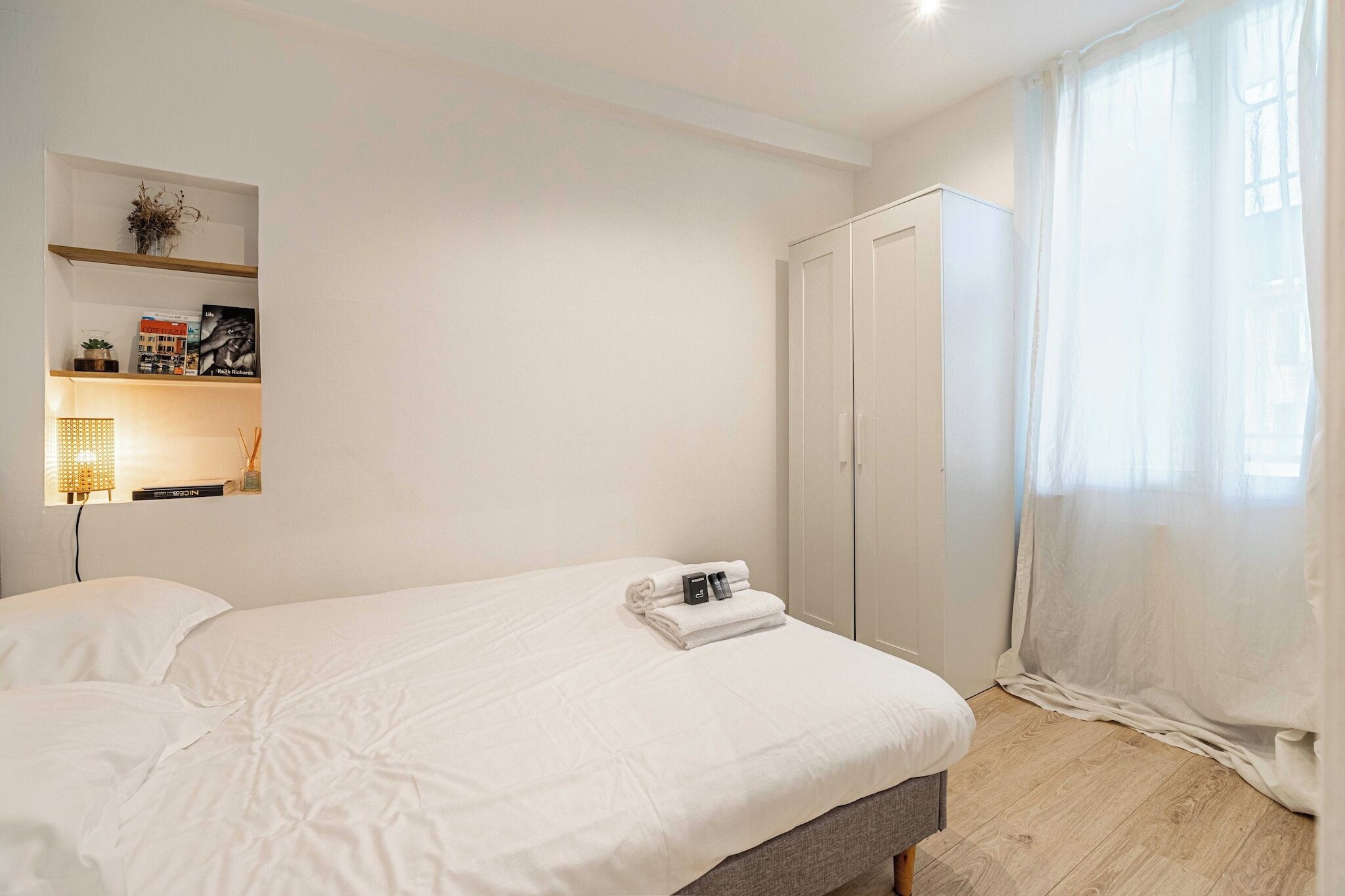 1 bedroom, desk, iron/ironing board, Internet