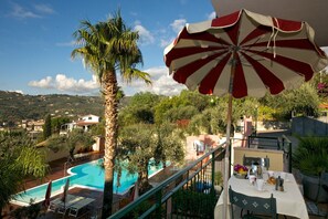 Outdoor dining - Ferienwohnung für 4 Personen in Imperia (Imperia)