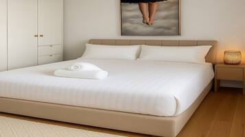 3 bedrooms, desk, iron/ironing board, Internet