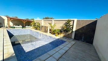 Apartamento, 2 habitaciones, vistas al jardín | Piscina | Una piscina al aire libre