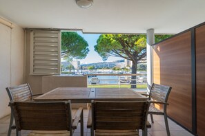 Outdoor dining - Carre Marine N°107 - 2P4 (Mandelieu-la-Napoule)