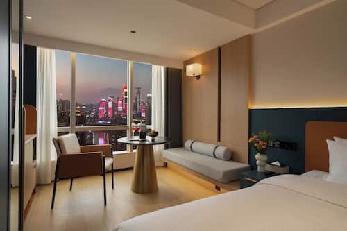 Senior Double Room | Desk, blackout drapes, free WiFi, bed sheets