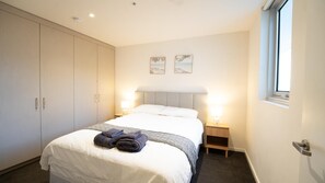 2 habitaciones, tabla de planchar con plancha y wifi gratis 