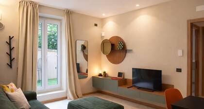 Large three-room apartment sleeps 5, 2 bathrooms - M4 Dateo