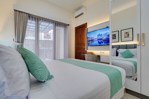 In-room safe, free WiFi, bed sheets - Villa Sandalwood - Seminyak (Seminyak)