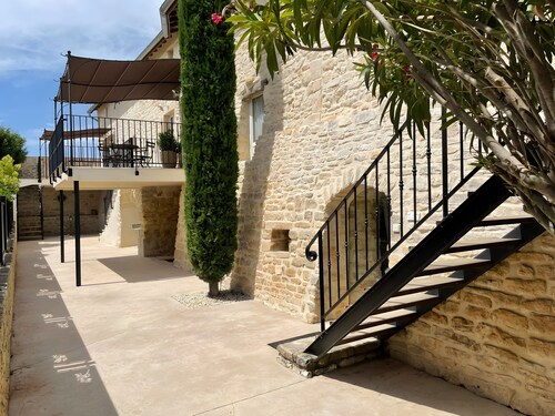 Gîte “La Magnanerie” with Private Terrace, Wi-Fi, and Air Conditioning