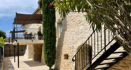 Gîte “La Magnanerie” with Private Terrace, Wi-Fi, and Air Conditioning