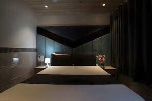 Deluxe Room | Desk, laptop workspace, free WiFi - Hotel Diamond Residency (Mumbai)