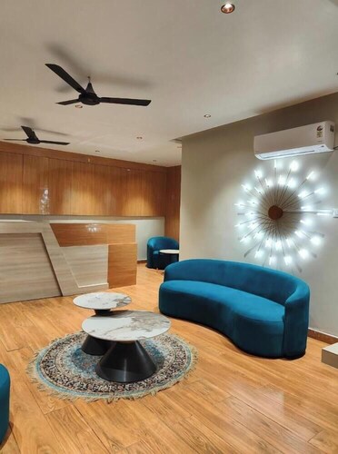 The Royall Hotel & Royall Banquet