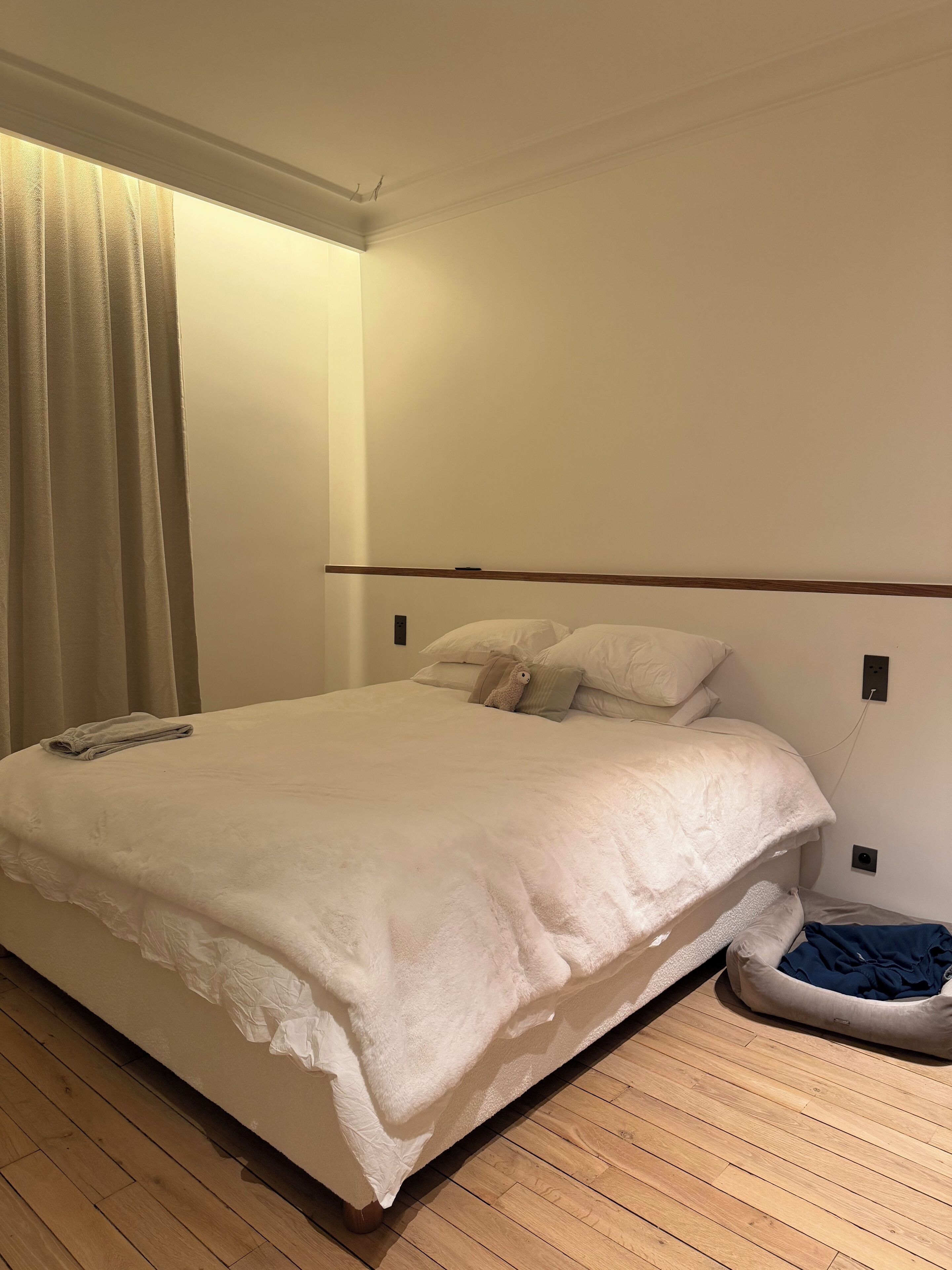 Fer et planche à repasser, accès Internet, draps fournis