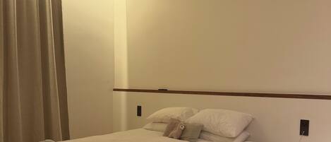 Fer et planche à repasser, accès Internet, draps fournis