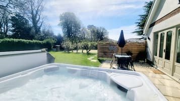 House, 2 Bedrooms, Balcony | Pool