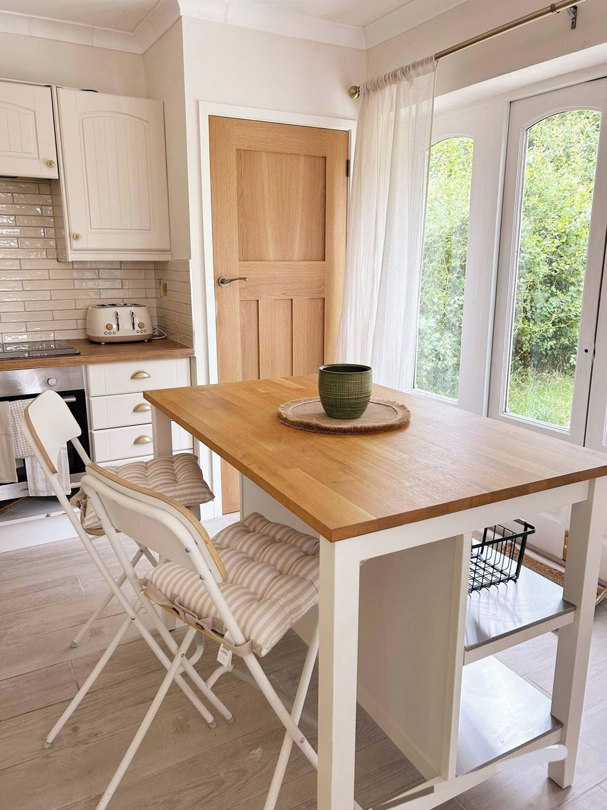 House, 2 Bedrooms, Balcony | Private kitchen