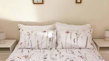House, 2 Bedrooms, Balcony | 2 bedrooms