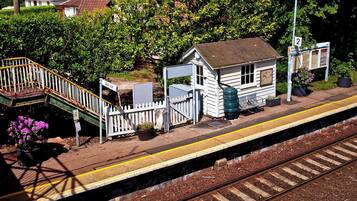 House, 2 Bedrooms, Balcony | Exterior