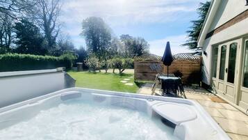 House, 2 Bedrooms, Balcony | Pool
