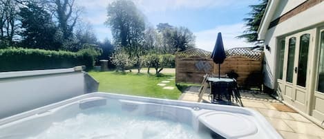 Maison, 2 chambres, balcon | Piscine