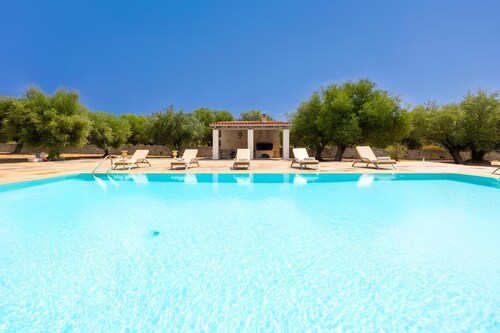 Villa Pomegranate Tree mit privatem Pool