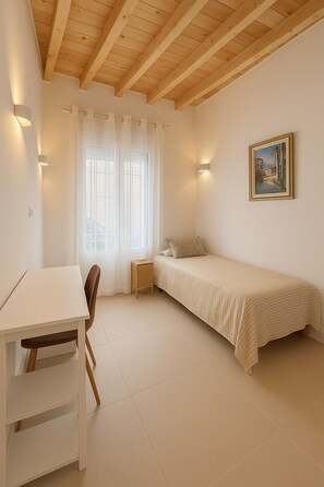 Iron/ironing board, Internet, bed sheets - Sanbet Home Olletas (Málaga)