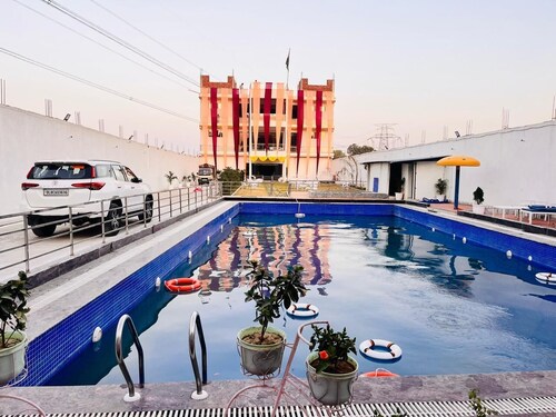 The Golden Nacre Palace