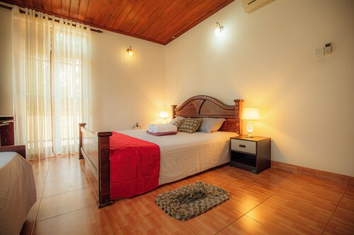 3-bedroom villa in pleasant Minuwangoda with cool AC breeze