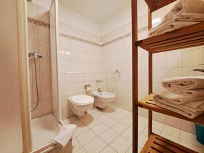 Bathroom - Sanbe Sky View (Mesocco)