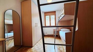 Iron/ironing board, free WiFi