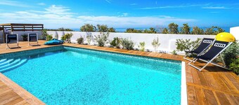 Carro Beach House Exceptional Villa with Sea View