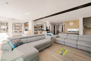 TV - Villa de Standing / Vue 180° Mer / Piscine / 8P (Sausset-les-Pins)