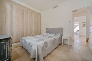 3 bedrooms, iron/ironing board, free WiFi, bed sheets - Villa Standing, Piscine 6P Devant la Plage Villa castel (Sausset-les-Pins)