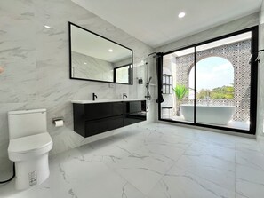 Bathroom - V Villa Khaoyai (Pakchong)