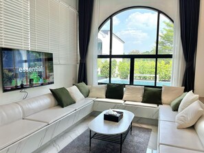 Living area - V Villa Khaoyai (Pakchong)