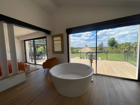 Interior - Prestigious villa (Agde)