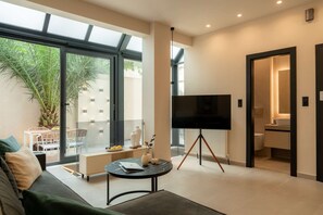 TV - FOS Apartments by halu! - Two-bedroom apartment (Thessaloniki)