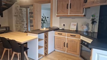 Micro-ondes, four, plaque de cuisson, lave-vaisselle