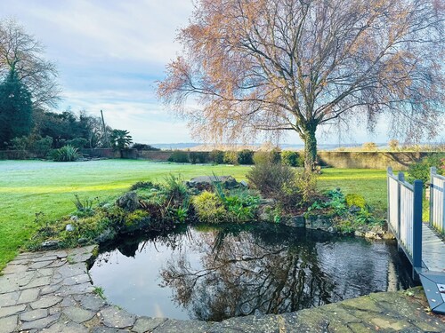 Private En-Suite Near Brands Hatch • Fast Wi-Fi • Gated Parking