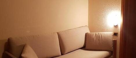 Chambre Triple, vue montagne | Intérieur