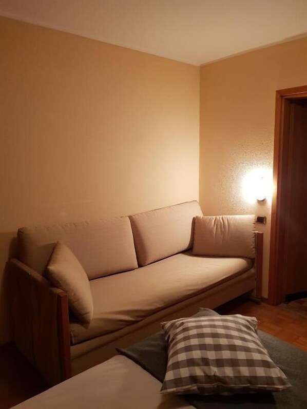 Triple Room, Mountain View | Interior