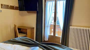 Habitación cuádruple Confort, balcón | Caja fuerte, sistema de insonorización, wifi gratis