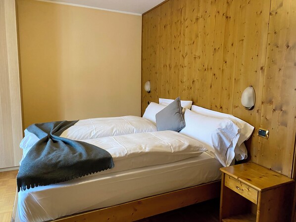 Hochwertige Bettwaren, Daunenbettdecken, Zimmersafe