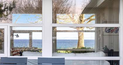 Romantic Waterfront Summerhouse with Stunning View