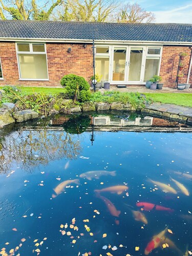 Modern Private En-Suite Near Brands Hatch • Fast Wi-Fi • Gated Parking